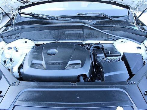 Used 2016 Volvo XC90 T6 Momentum AWD/4WD image 30