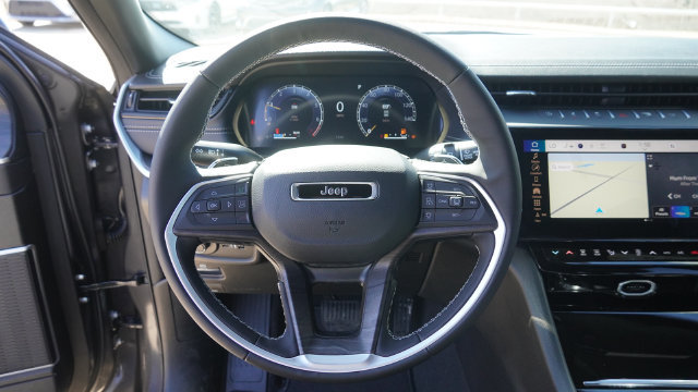 New 2026 Jeep Grand Cherokee Limited w/ Luxury Tech Group II RWD image 26