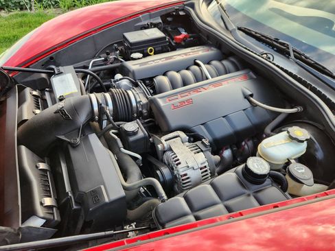 Used 2006 Chevrolet Corvette Coupe w/ Preferred Equipment Group RWD image 18