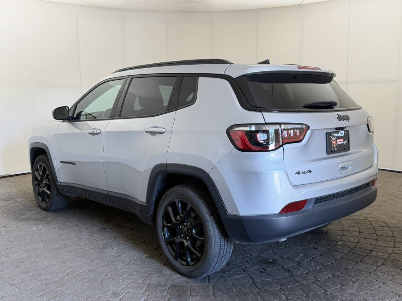 Used 2026 Jeep Compass Latitude w/ Quick Order Package 29K AWD/4WD image 5