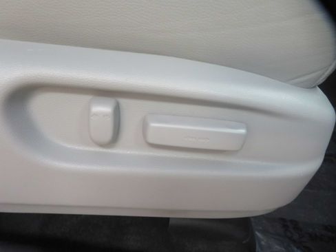 Used 2017 Honda Pilot Touring image 31