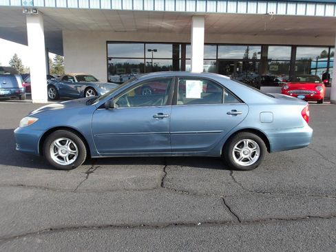 Used 2004 Toyota Camry LE FWD image 2