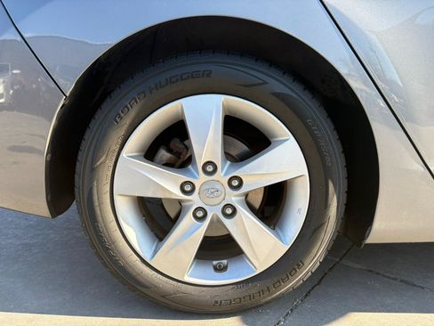 Used 2013 Hyundai Elantra GLS w/ Preferred Pkg FWD image 37