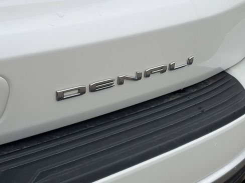 Used 2023 GMC Yukon Denali w/ Advanced Technology Package image 38