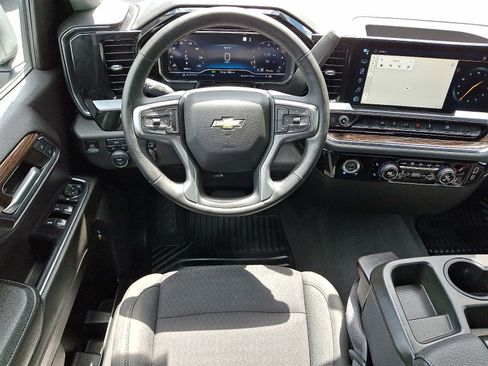 Used 2023 Chevrolet Silverado 1500 LT AWD/4WD image 12