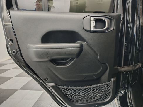 Used 2023 Jeep Gladiator Mojave image 23