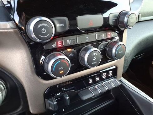 Used 2019 RAM 1500 Laramie image 15