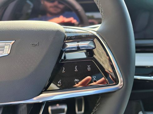 New 2026 Cadillac Optiq Luxury 2 AWD/4WD image 38
