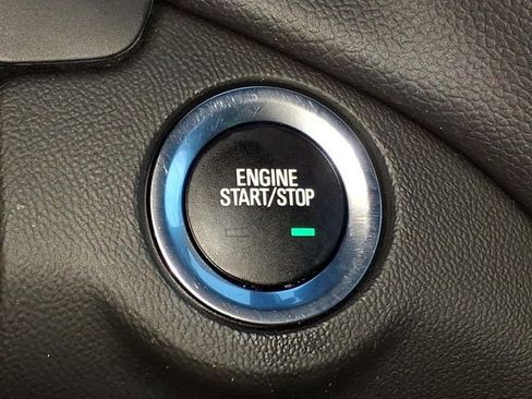 Used 2021 Chevrolet Equinox LT image 22