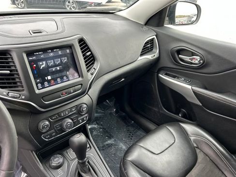 Used 2022 Jeep Cherokee Latitude w/ Trailer Tow Group image 10