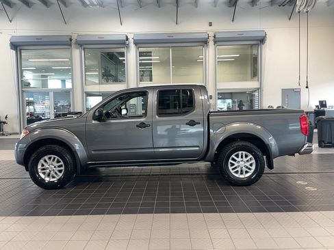 Used 2017 Nissan Frontier SV w/ SV Value Truck Package AWD/4WD image 3