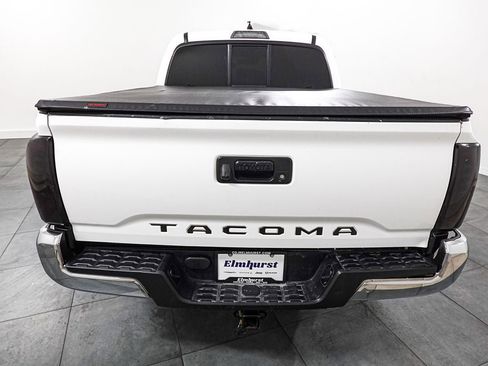 Used 2020 Toyota Tacoma SR5 RWD image 5