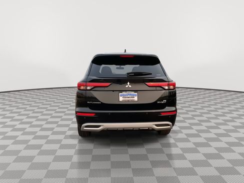 Used 2023 Mitsubishi Outlander SE image 6