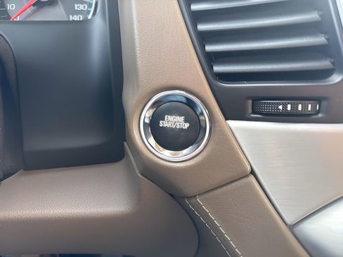 Used 2018 GMC Yukon SLT image 24