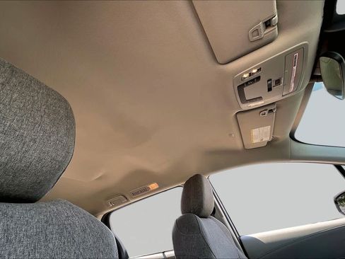 Used 2024 Toyota Sienna LE FWD image 14