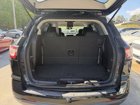 Used 2015 Chevrolet Traverse LT FWD image 6