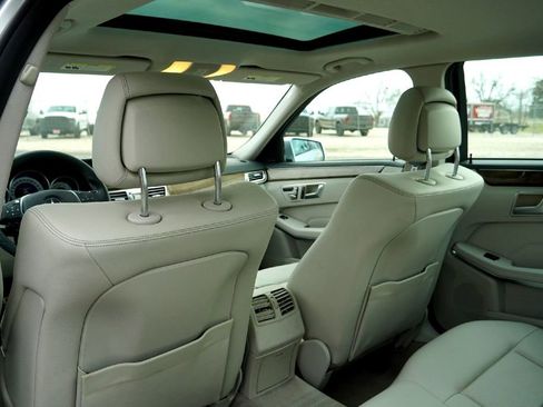 Used 2016 Mercedes-Benz E 350 Sedan image 26