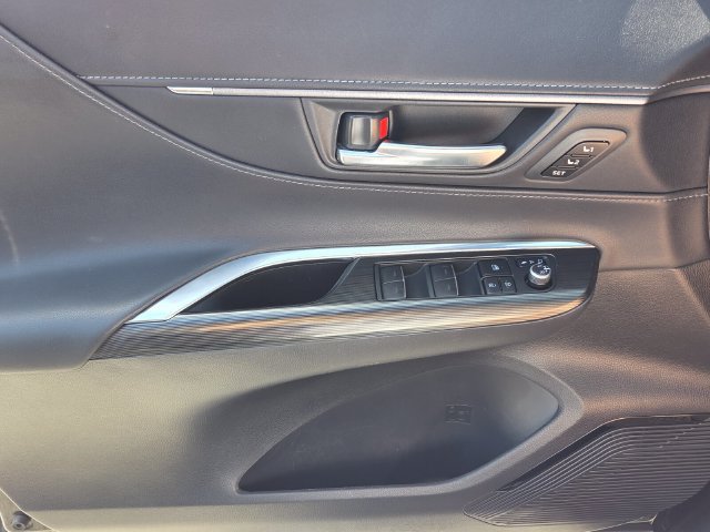 Used 2023 Toyota Venza Nightshade AWD/4WD image 33