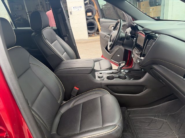 Used 2023 Chevrolet Traverse Premier w/ LPO, Floor Liner Package AWD/4WD image 32