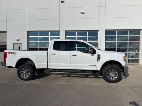 Used 2017 Ford F350 XLT w/ XLT Premium Package image 2