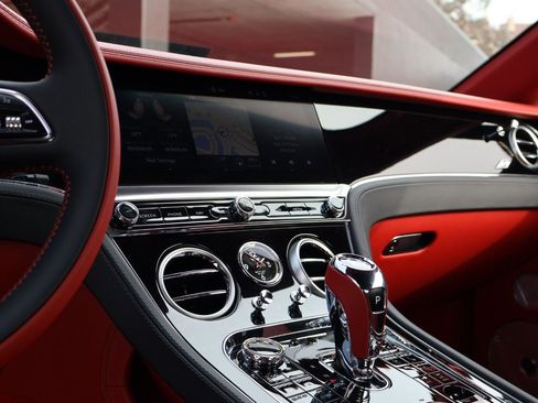 Used 2024 Bentley Continental GT V8 image 20