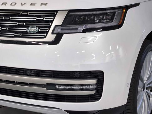 New 2026 Land Rover Range Rover Long Wheelbase SE AWD/4WD image 12