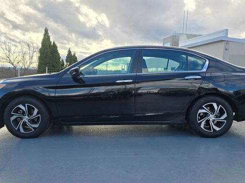 Used 2016 Honda Accord LX image 6
