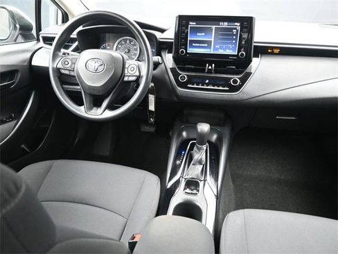 Used 2022 Toyota Corolla LE image 10