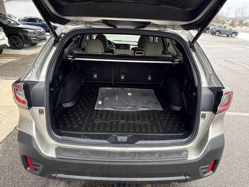 Used 2020 Subaru Outback Premium image 19