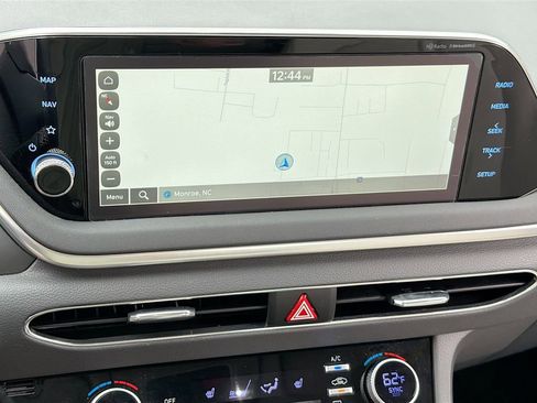 Used 2023 Hyundai Sonata SEL w/ Convenience Package FWD image 12