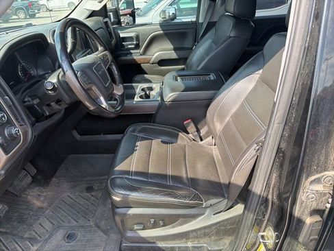 Used 2018 GMC Sierra 2500 Denali w/ Duramax Plus Package AWD/4WD image 15