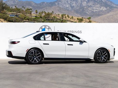 Used 2023 BMW 740i RWD image 5