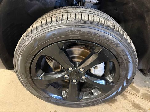 Used 2024 Jeep Grand Cherokee Limited w/ Luxury Tech Group II image 8