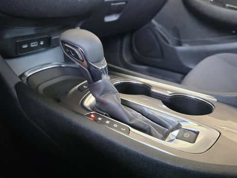 Used 2024 Chevrolet Malibu LT FWD image 18