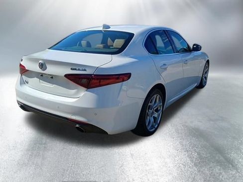 Used 2019 Alfa Romeo Giulia Ti AWD/4WD image 5