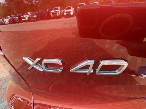 Used 2022 Volvo XC40 T5 R-Design w/ Advanced Package AWD/4WD image 33