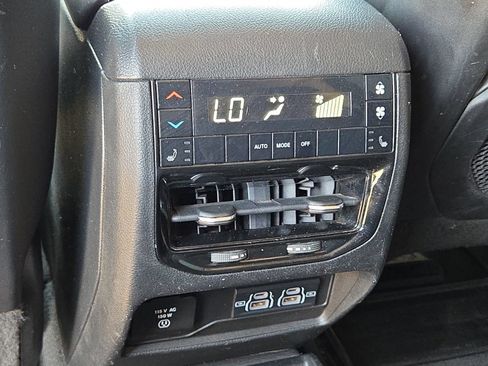 Used 2021 Jeep Grand Cherokee L Limited AWD/4WD image 17