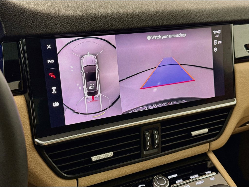 Certified 2023 Porsche Cayenne Coupe AWD/4WD image 20