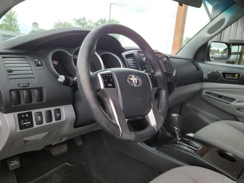 Used 2013 Toyota Tacoma 4x4 Access Cab w/ Convenience Pkg image 9
