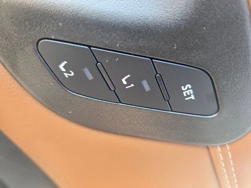 New 2026 Nissan Pathfinder Platinum FWD image 11
