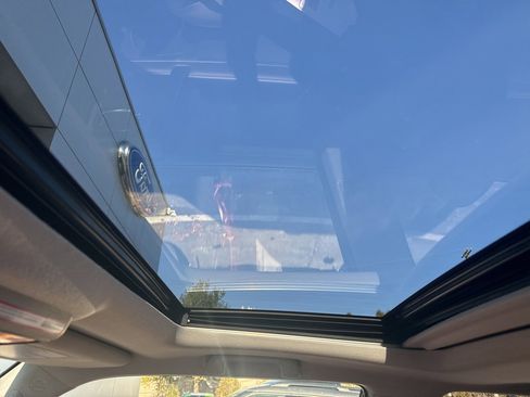 Used 2024 Toyota 4Runner TRD Off-Road Premium image 15