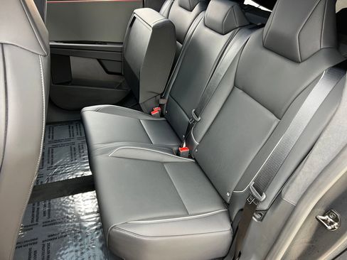 Used 2024 Tesla Cybertruck AWD Crew Cab image 21