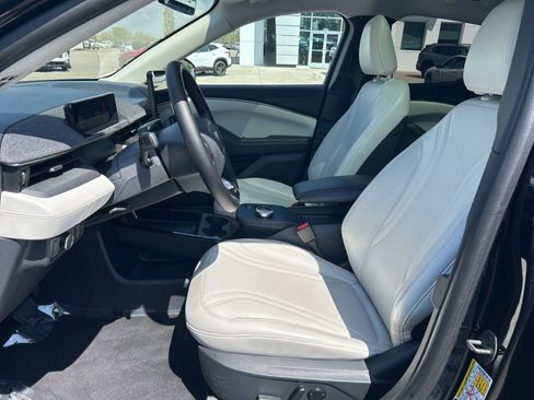 Used 2023 Ford Mustang Mach-E Premium image 9