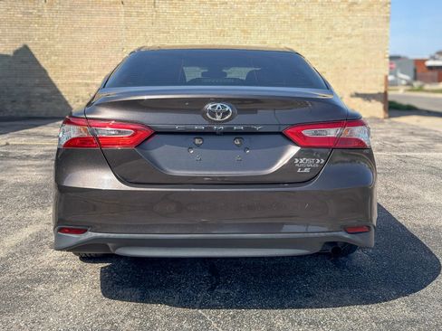 Used 2018 Toyota Camry LE image 6