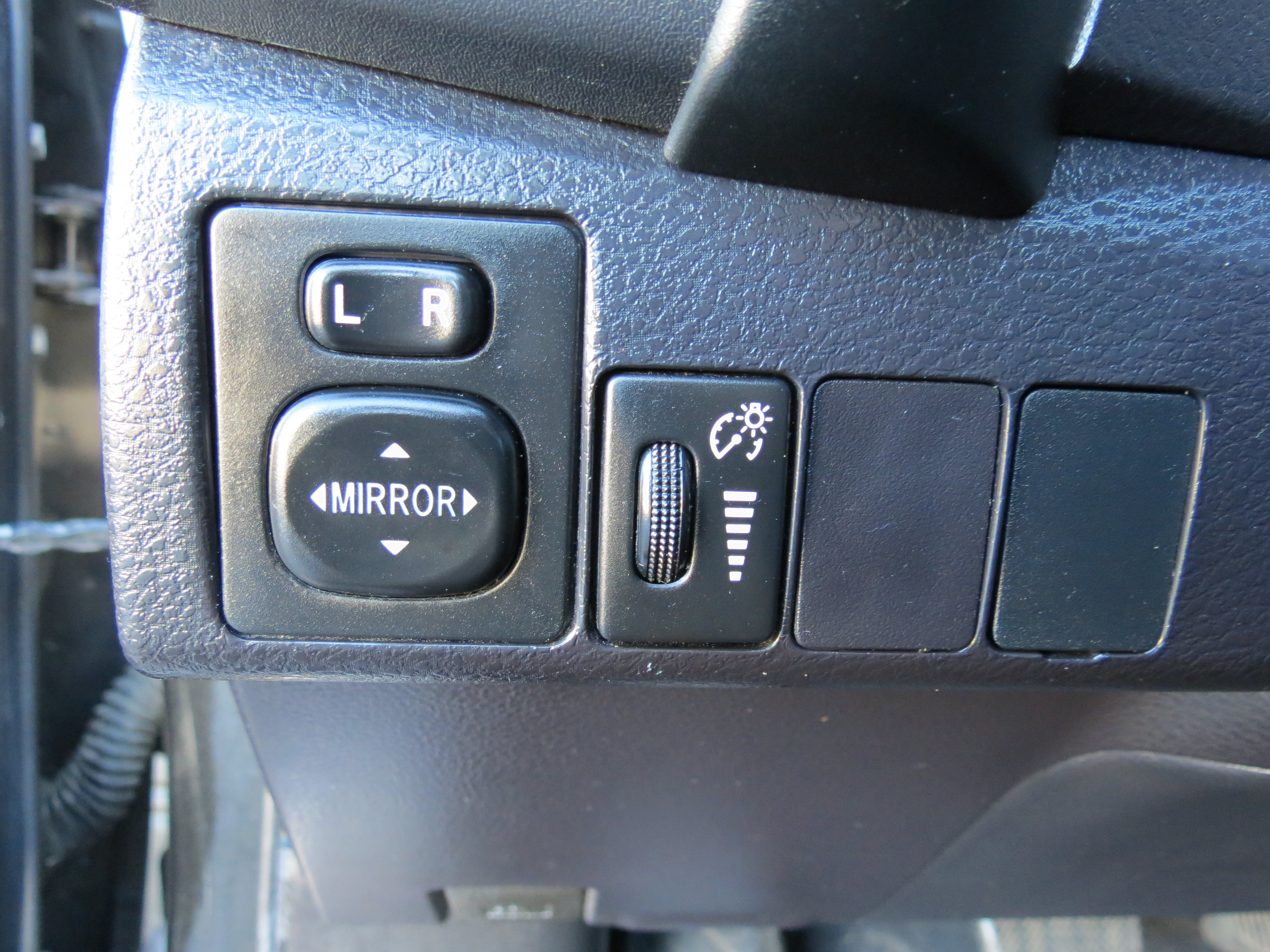 Used 2017 Toyota Corolla LE FWD image 19