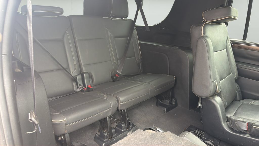 Used 2023 Chevrolet Suburban Premier RWD image 14