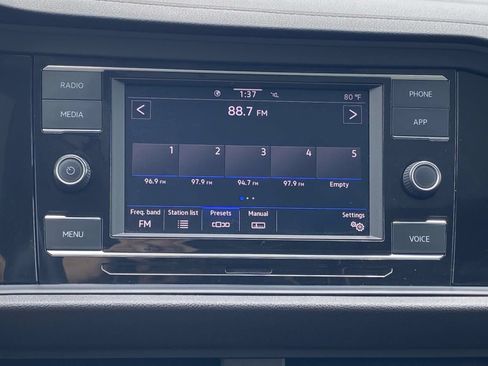 Used 2024 Volkswagen Jetta SE FWD image 27