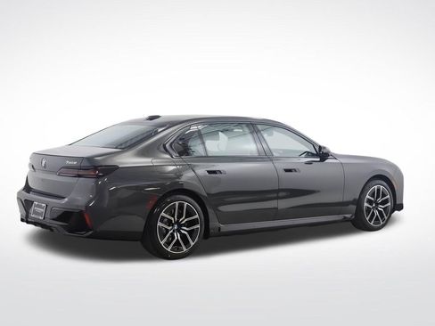 Used 2026 BMW 750e xDrive AWD/4WD image 3