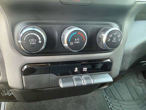 Used 2021 RAM 1500 Big Horn image 26