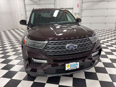 Used 2023 Ford Explorer XLT w/ Equipment Group 202A AWD/4WD image 2